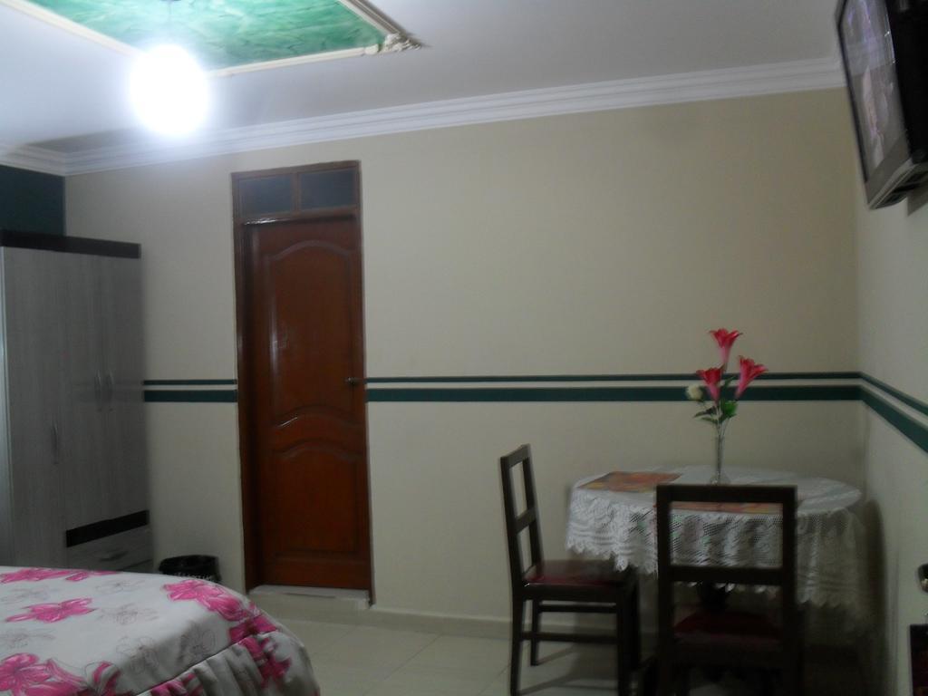 Hostal Corona Blanca Sucre Habitación foto